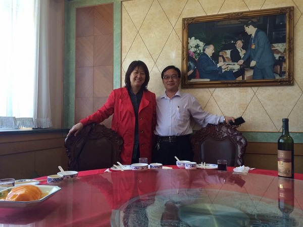 Communicate with foreign counterparts